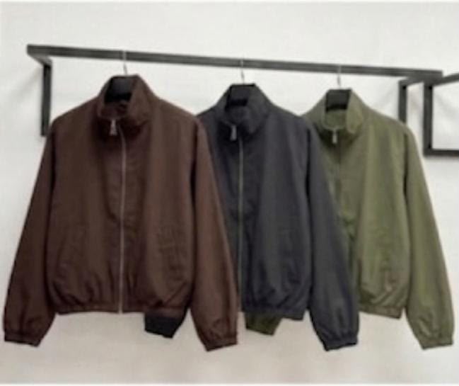 Chaqueta ligera con capucha para mujer en beige, verde, marrón y negro